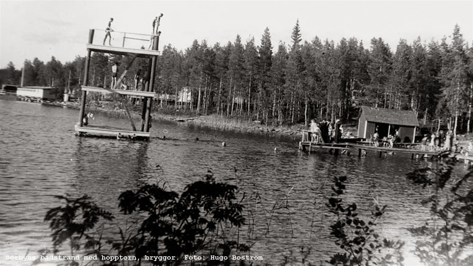 The lakeside beach and diving tower
